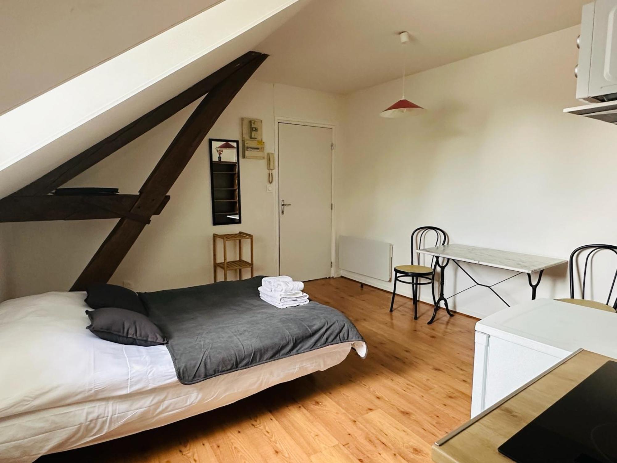 Studio 12 Proche Centre Ville Avec Wifi Parking Troyes Buitenkant foto